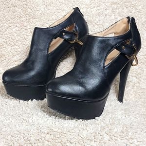 Platform heel boots